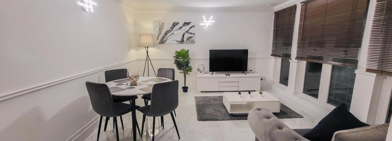 Stunning 2 Bedroom Apartment In Canary Wharf - Morland Apartments Лондон Екстер'єр фото