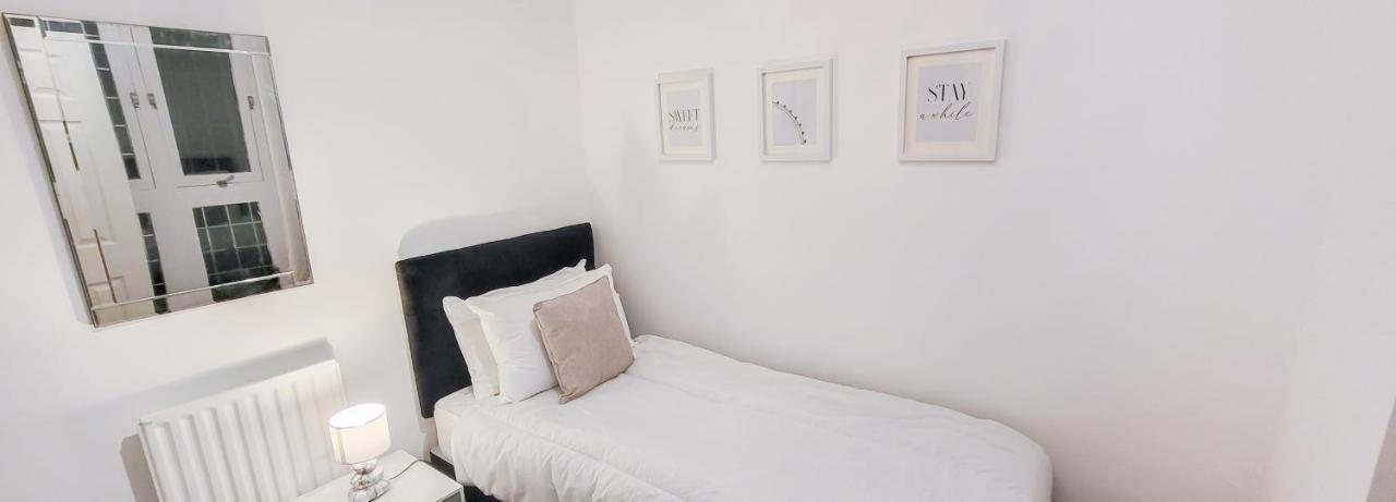 Stunning 2 Bedroom Apartment In Canary Wharf - Morland Apartments Лондон Екстер'єр фото