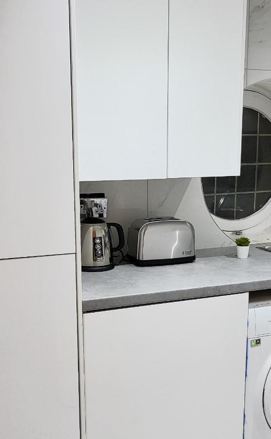 Stunning 2 Bedroom Apartment In Canary Wharf - Morland Apartments Лондон Екстер'єр фото