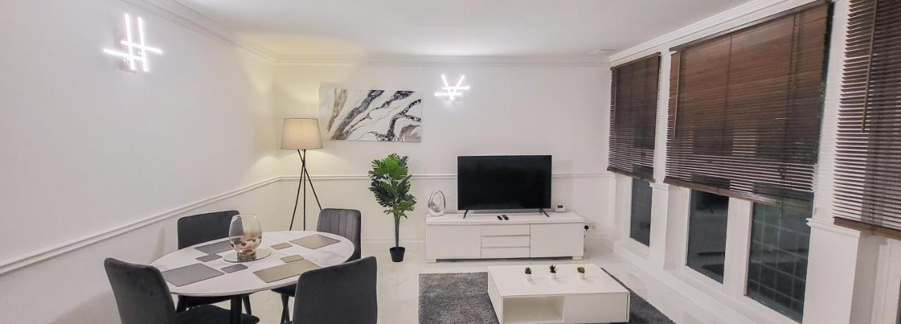 Stunning 2 Bedroom Apartment In Canary Wharf - Morland Apartments Лондон Екстер'єр фото