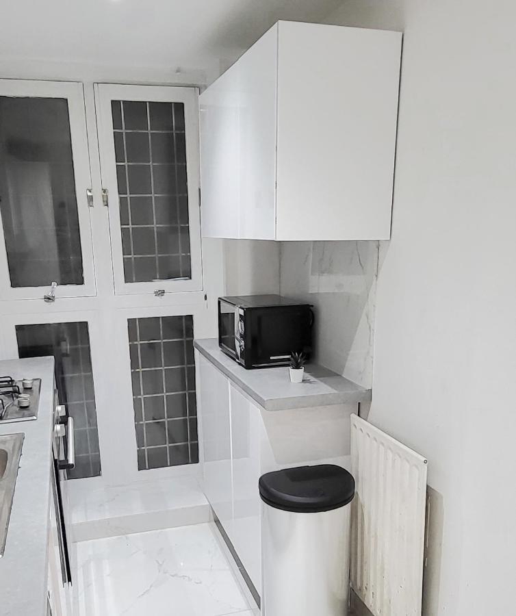 Stunning 2 Bedroom Apartment In Canary Wharf - Morland Apartments Лондон Екстер'єр фото